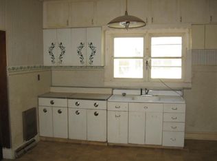 417 High St, Onaga, KS 66521