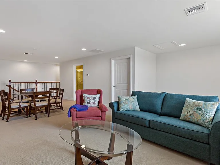 19011 Formosa St — Photo 39