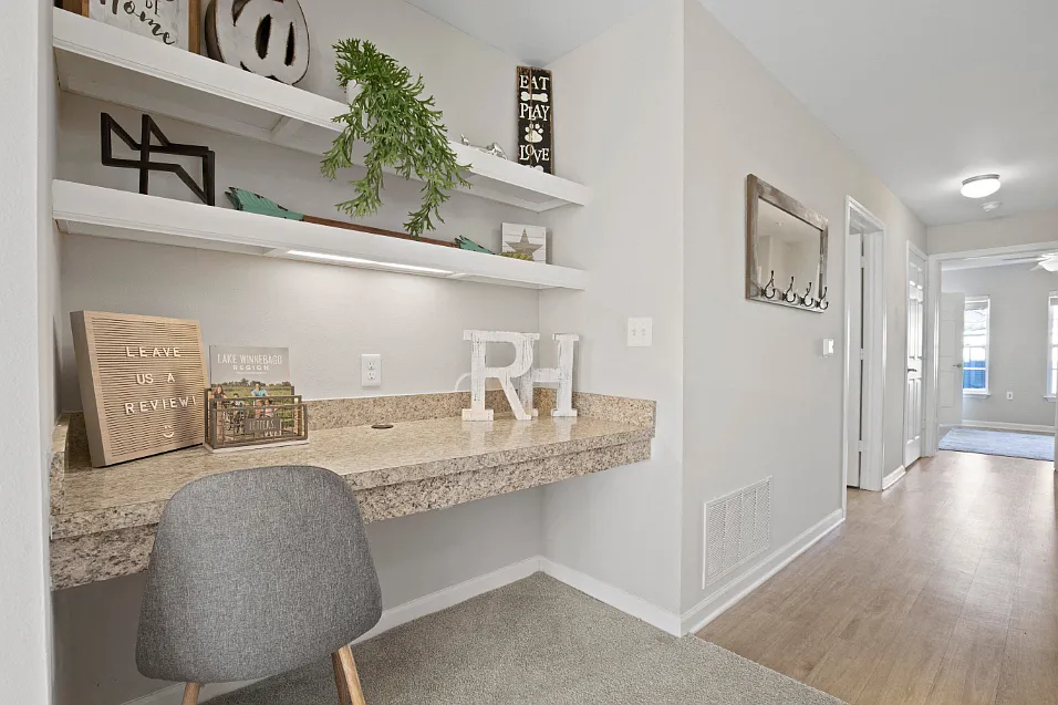 River Hills Apartments — Photo 2