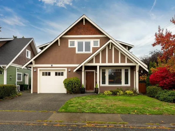 2324 Malaview Ave, Sidney, BC V8L 2E8