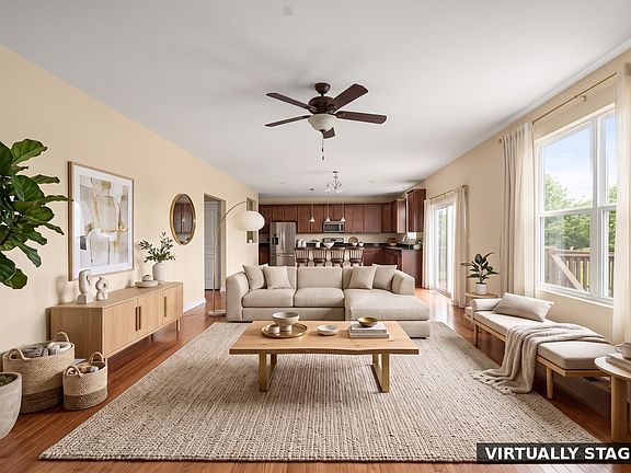 5th image of 4355 Fraser Cir