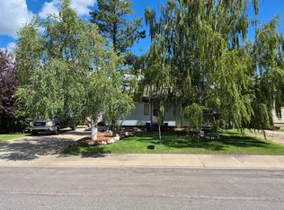8525 W 95th St, Grande Prairie, AB T8V3E4
