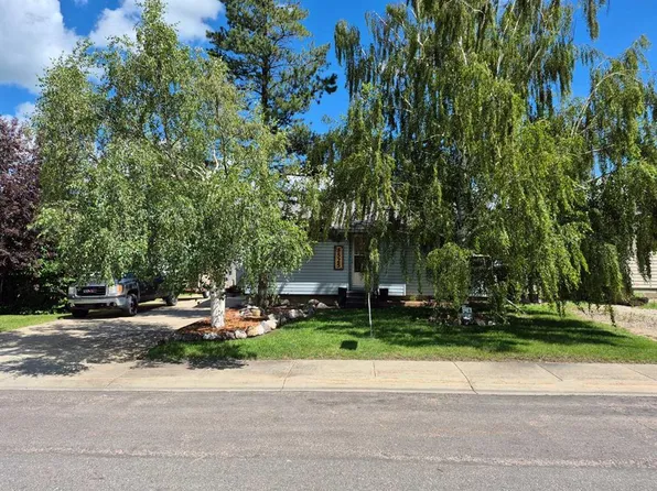 8525 W 95th St, Grande Prairie, AB T8V 3E4
