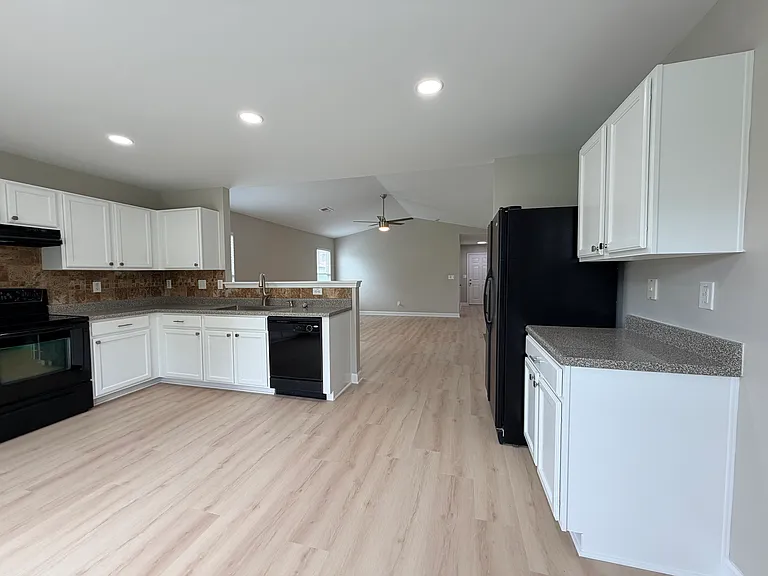 3963 Heather View Ln — Photo 12