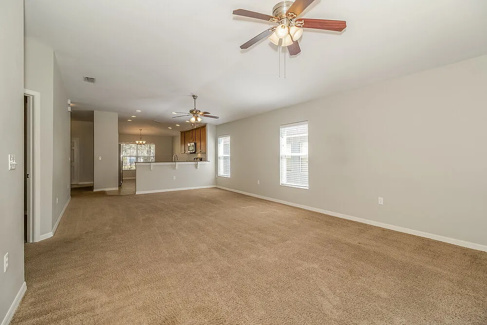 3 bed, 2.0 bath, 1776 sqft, $3,850 — Photo 4