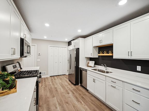 4th image of 8855 Riverstone Ave