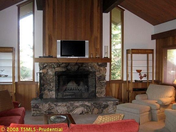 3rd image of 302 Edgecliff Way