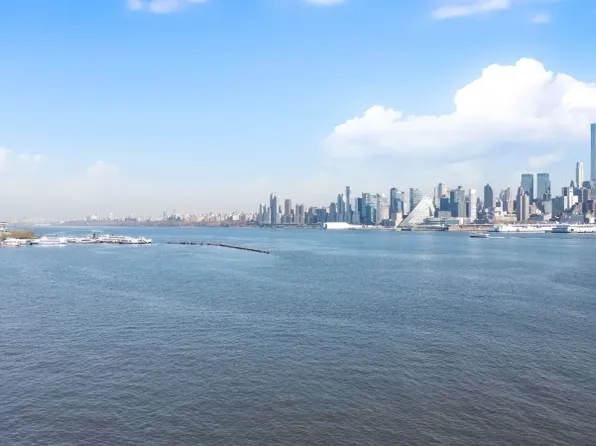150 Henley Pl BLDG 150 #404, Weehawken Twp., NJ 07086