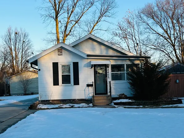 2407 45th St, Des Moines, IA 50310