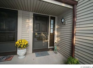 52 Devonshire Cir, Penfield, NY 14526