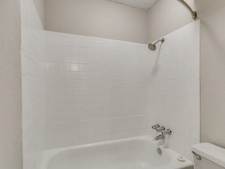 817 SW 23rd St #6 — Photo 19