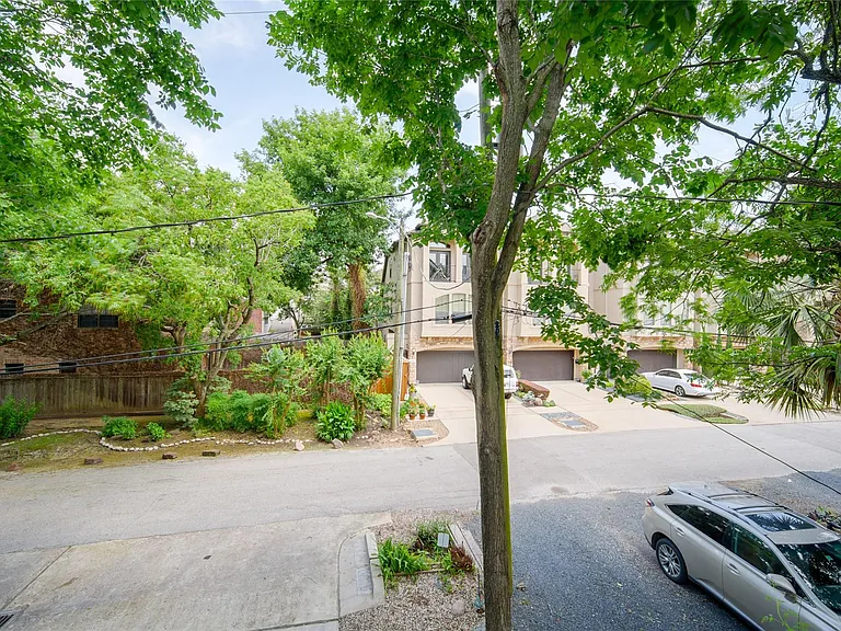 5425 Dickson St — Photo 38