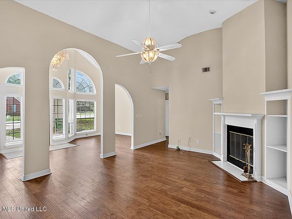 4th image of 3428 Dijon Ave