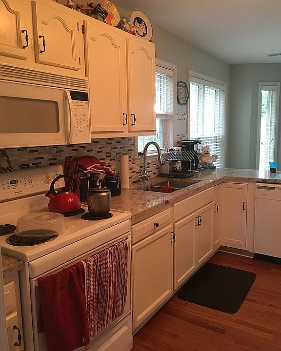 Granite countertops, tile ba