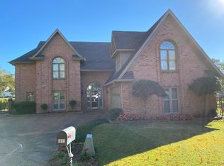 8895 Darby Dan Ln, Germantown, TN 38138