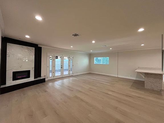 5th image of 10915 Whitaker Ave