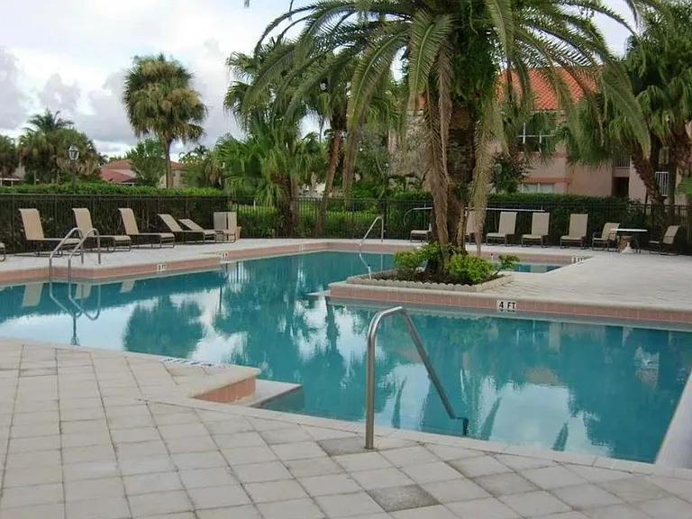 3400 Pinewalk Dr N #916 — Photo 6