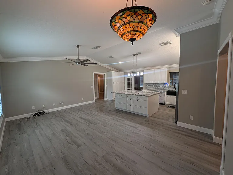 625 Coconut Ave N — Photo 11