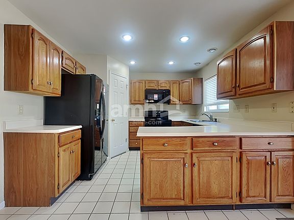 3rd image of 8250 Pine Knoll Ct
