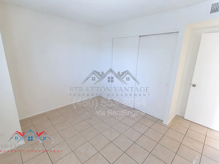 4107 N 81st St — Photo 20