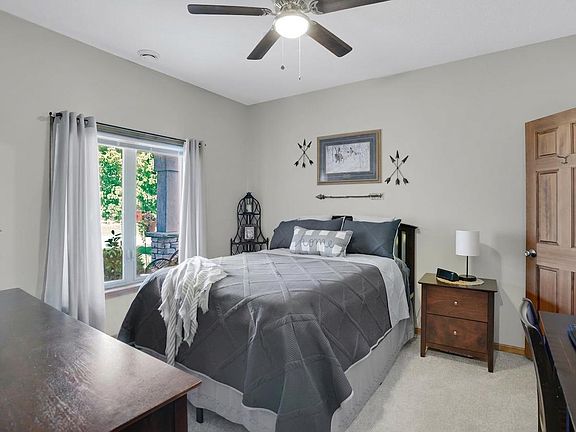 5th image of 9765 Saint Andrews Dr