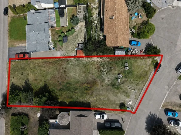 1916 Glencoe Pl, Kamloops, BC V2E 1K5