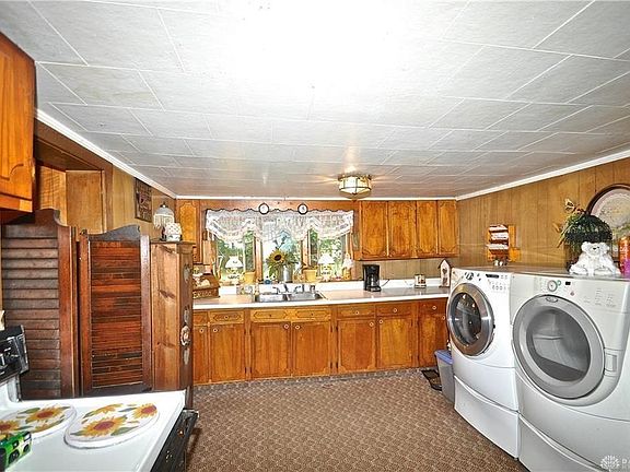 2nd image of 809 E Main St