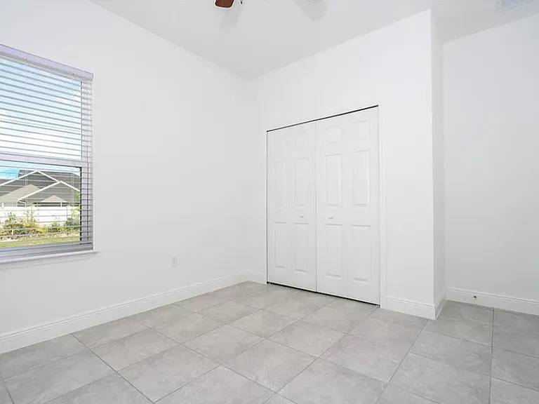16919 SW 37th Terrace Rd — Photo 7
