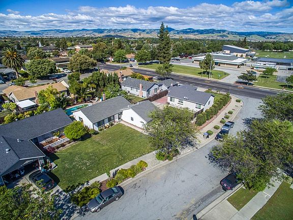 2nd image of 5965 Palm Springs Cir