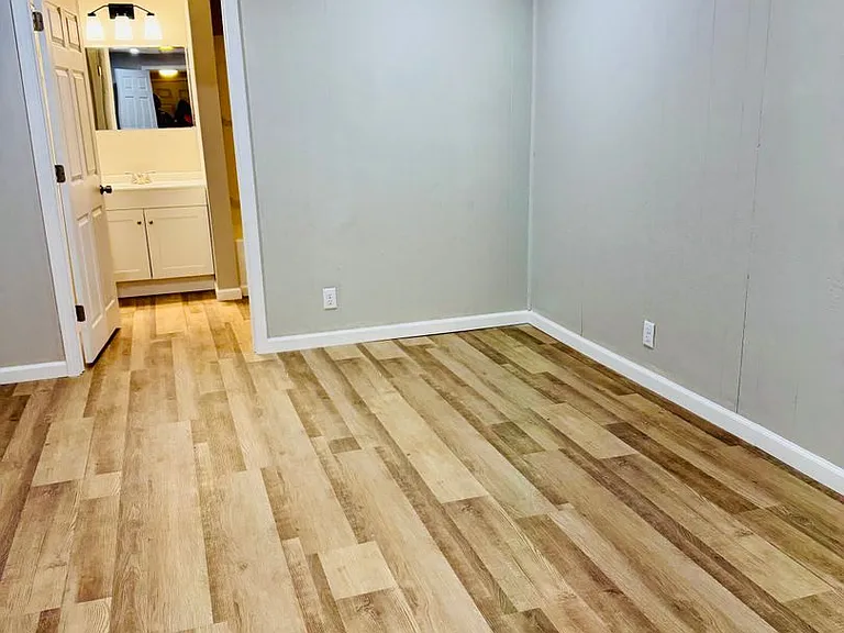 3305 N Russell Rd — Photo 13