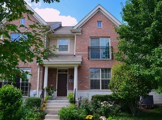 2153 Apple Hill Ln, Buffalo Grove, IL 60089