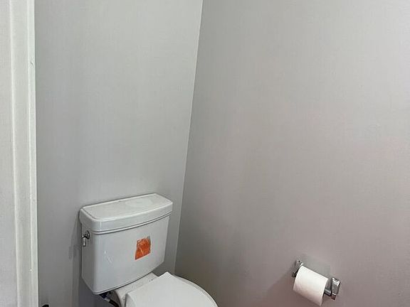 4th image of 15939 Yukon Ln