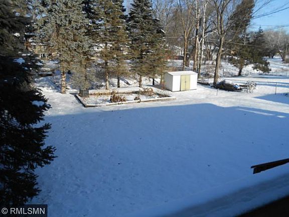 4th image of 833 Woody Ln NW