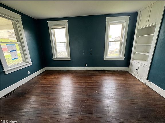 3rd image of 323 5th St