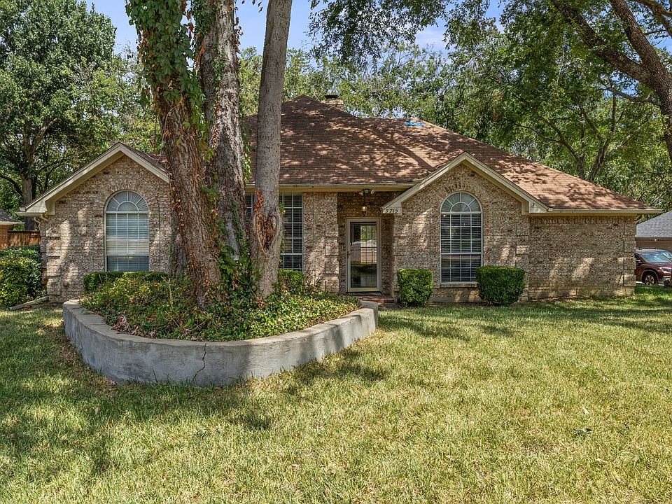1st image of 3715 Dahlia Dr