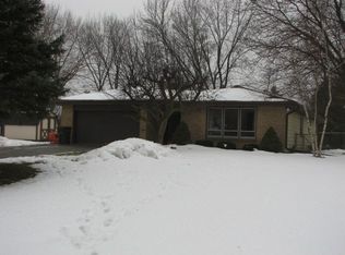 W232S8775 Edgewood Ct, Big Bend, WI 53103