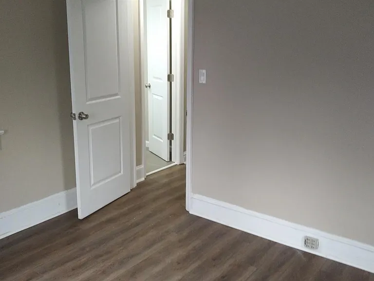 8 Glassboro Ave — Photo 24