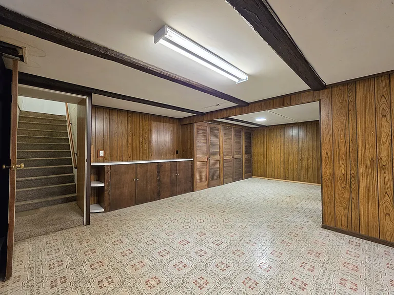 2 Colonial Ave — Photo 19