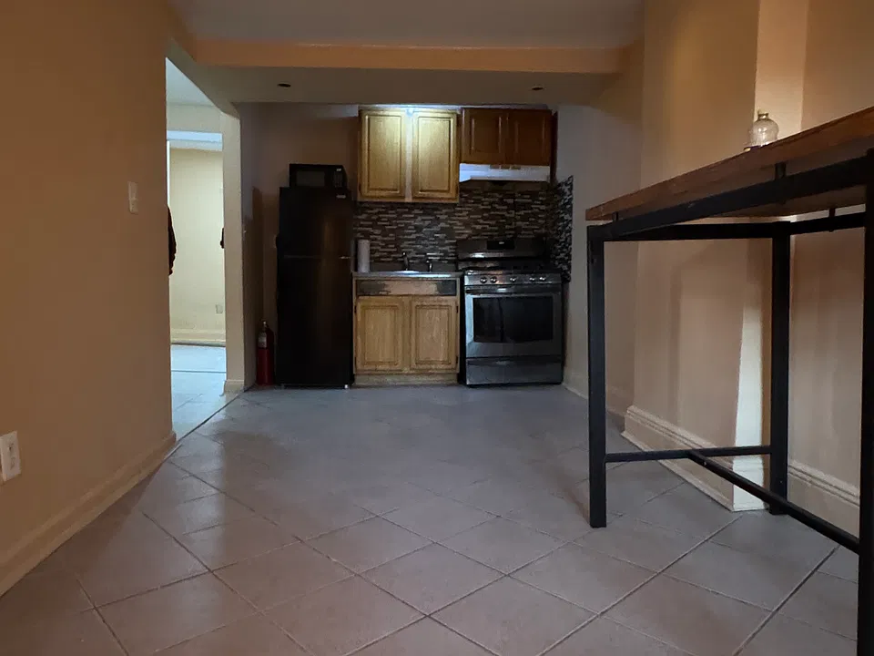 133 Oliver Ave #3