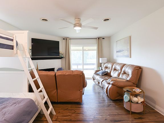 5th image of 328 Champion Hills Rd Unit 5E