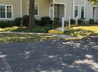 204 Country Club Ct, Rocky Hill, CT 06067