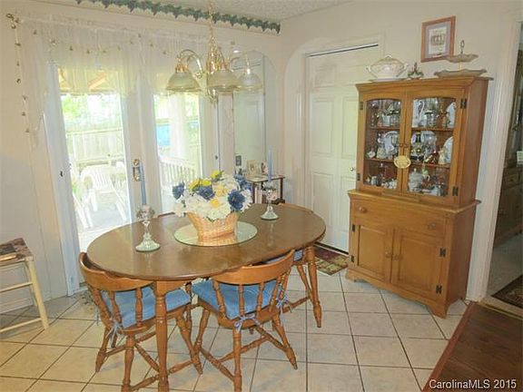 5th image of 3950 English Oak Dr