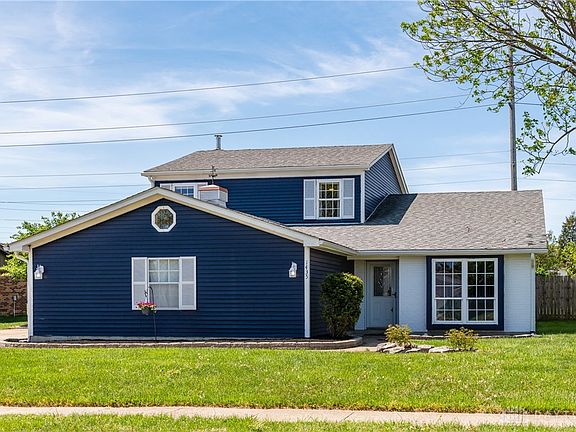 2nd image of 1435 Robinhood Dr