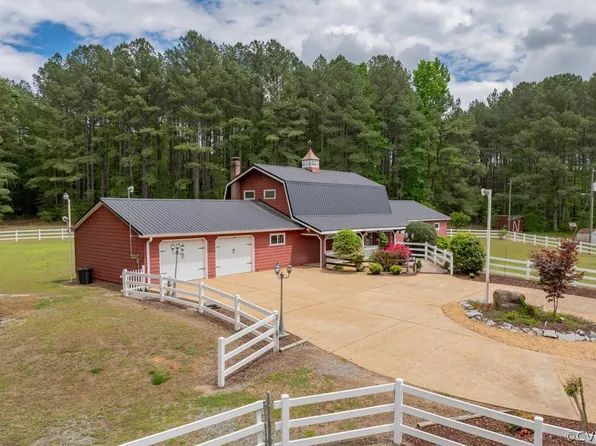 1058 Pine Log Rd, Skippers, VA 23879