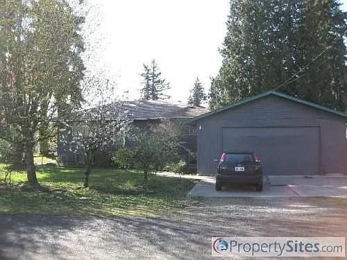 2233 NE 20th St photo 1