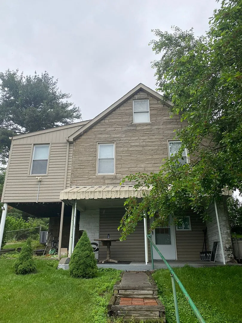 Beautiful 2BD 1BA single family house in Swissvale! — Photo 4