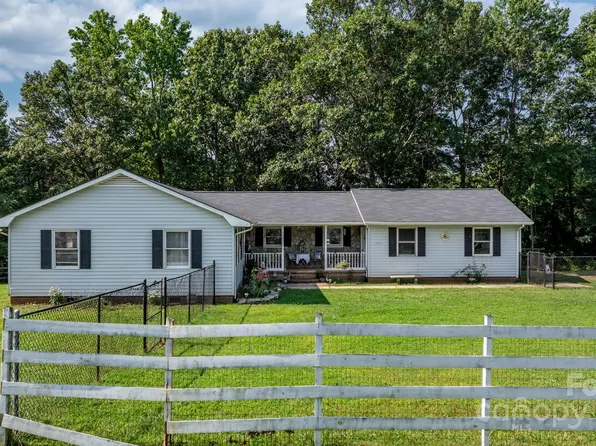 4395 Burton Dr, Maiden, NC 28650