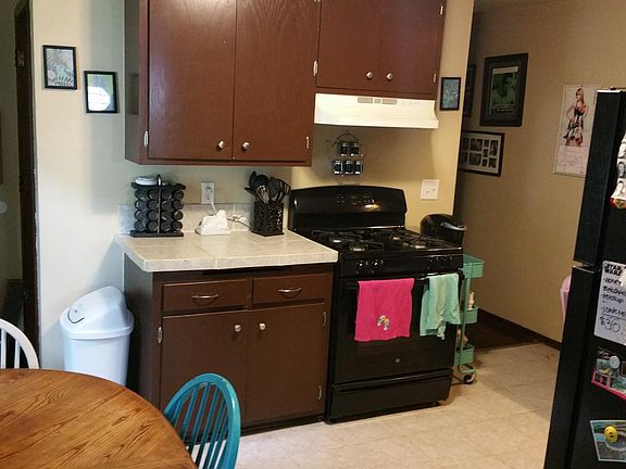 3rd image of 2913 Tyler St NE #2913