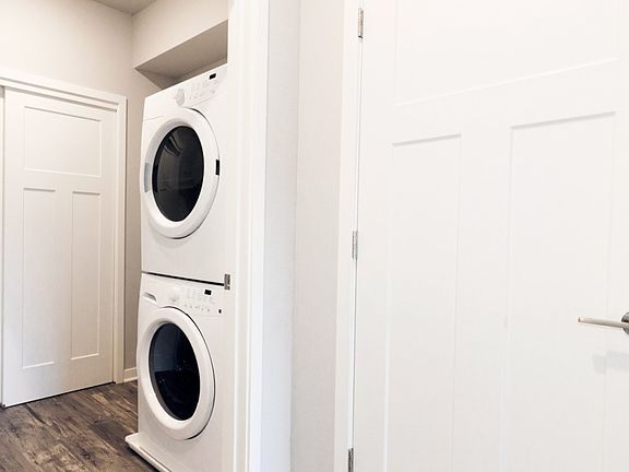 4th image of 2920 NW 20th Ln Unit 207