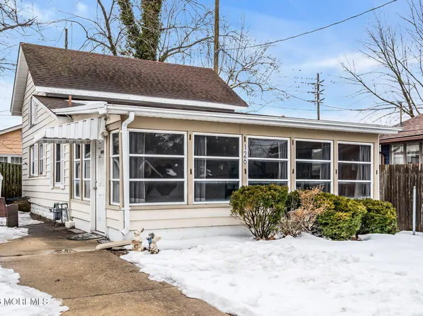 126 Capstan Avenue, Beachwood, NJ 08722